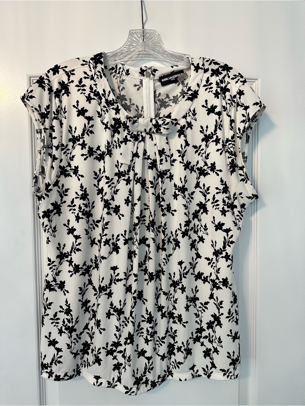 Karl Lagerfeld White and Black Floral Tie-Neck Cap Sleeve Blouse